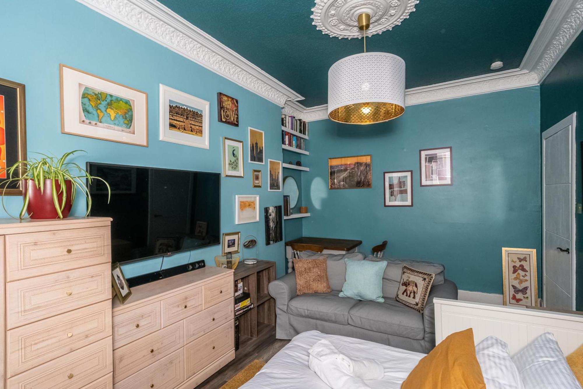 에든버러 Pass The Keys Trendy Historic Flat Sleeps 4 To 6 Near Leith Shore 아파트 외부 사진